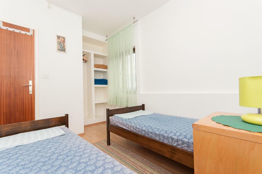 Apartments Natasa 特罗吉尔 外观 照片