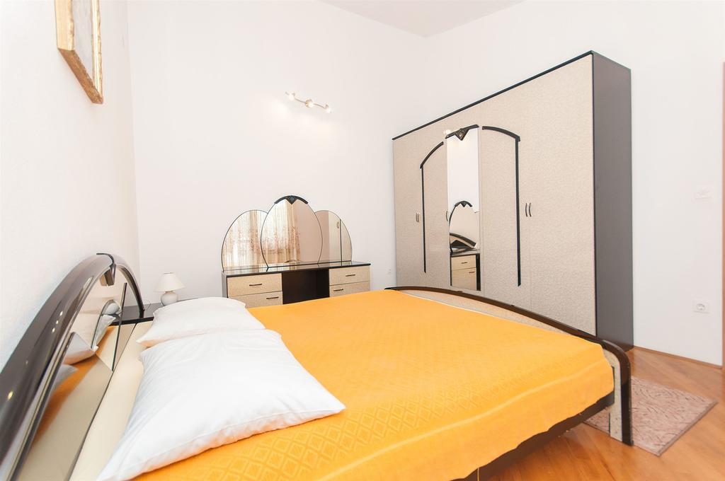 Apartments Natasa 特罗吉尔 外观 照片