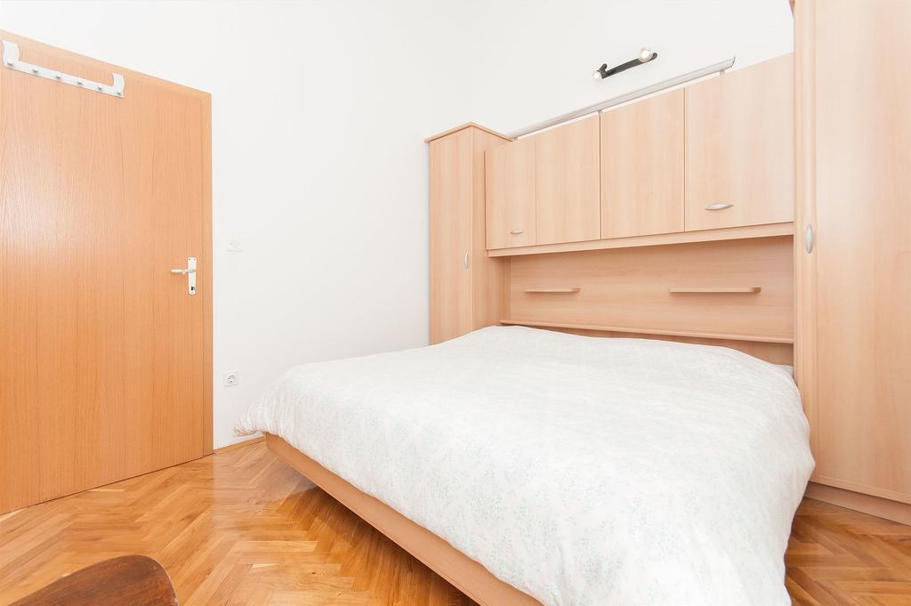 Apartments Natasa 特罗吉尔 外观 照片