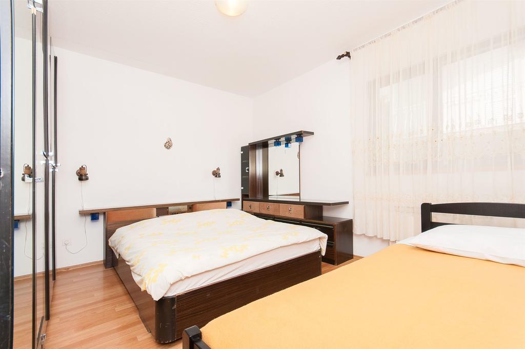 Apartments Natasa 特罗吉尔 外观 照片