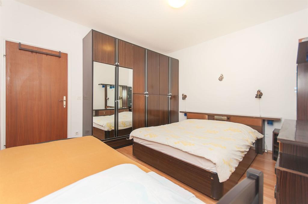 Apartments Natasa 特罗吉尔 外观 照片