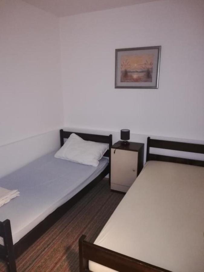 Apartments Natasa 特罗吉尔 外观 照片